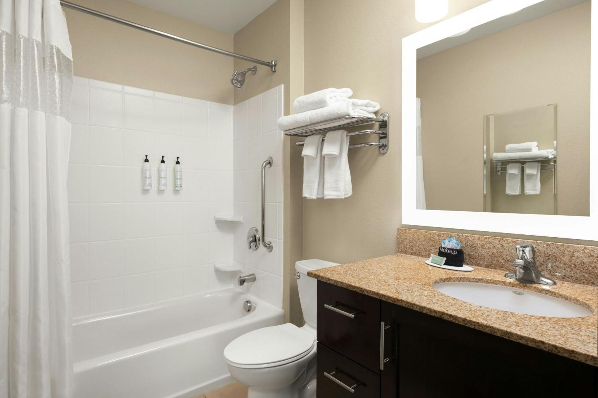 Towneplace Suites By Marriott San Diego Carlsbad / Vista Exterior photo
